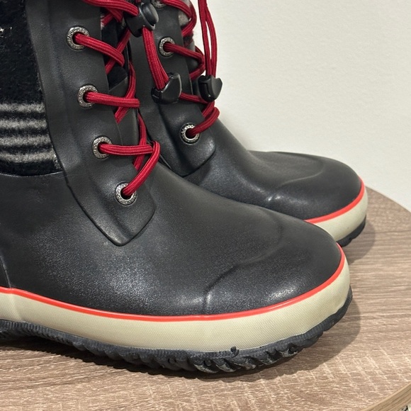 Bogs Arcata Cozy Plaid Winter Boots - Picture 3 of 12